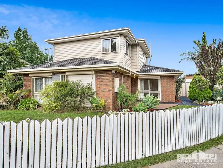 19 Beckington Crescent, Hampton Park VIC 3976