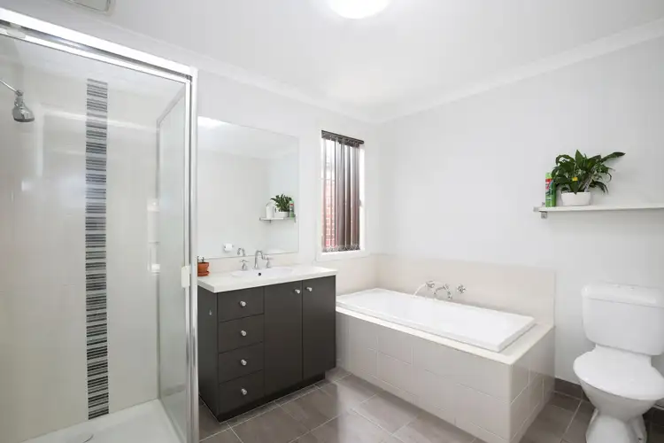 Sixth view of Homely house listing, 5 Erin Square, Deer Park VIC 3023
