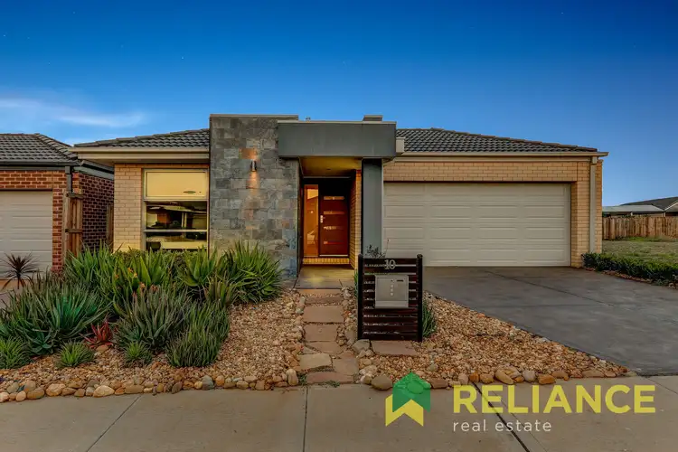 10 TERMON WAY, Melton South VIC 3338