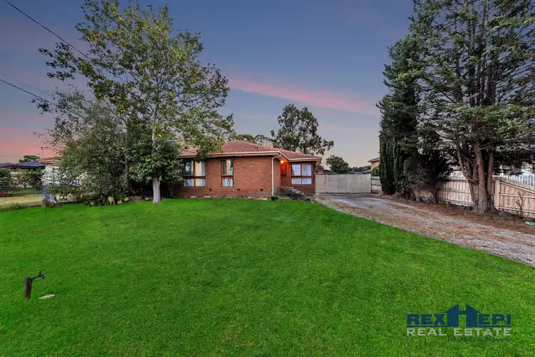 19 Winnima Avenue, Hampton Park VIC 3976