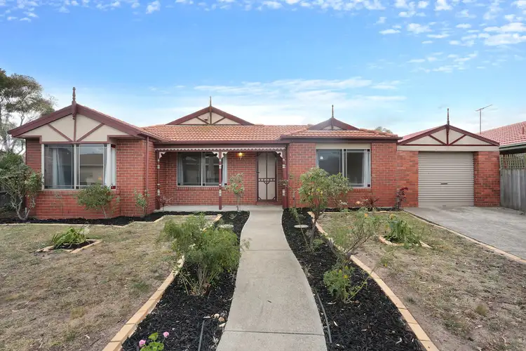 33 Stagecoach Crescent, Sydenham VIC 3037