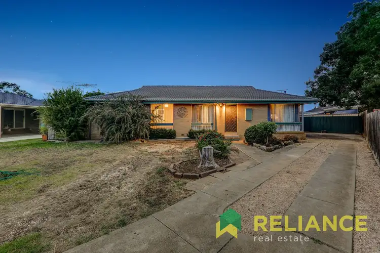 4 Devon Place, Melton West VIC 3337