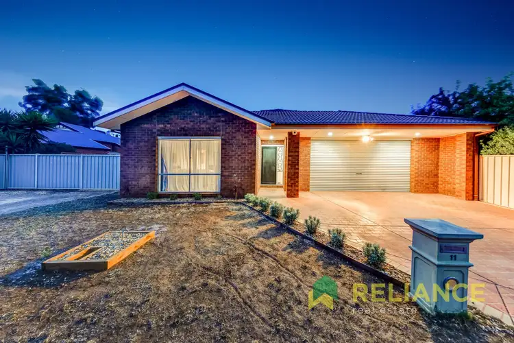 11 Dunrossil Court, Brookfield VIC 3338