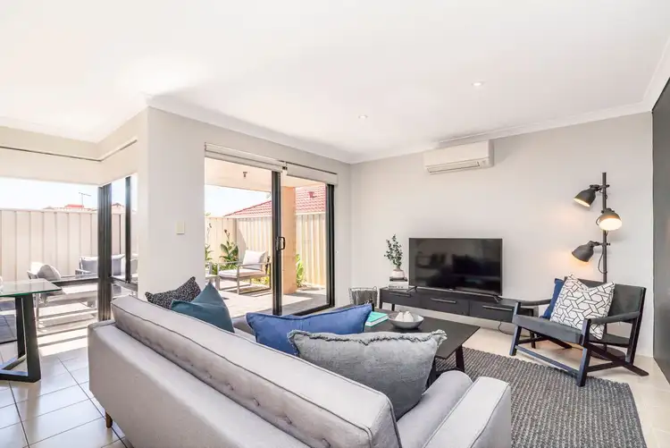 2/39 Barfield Road, Hammond Park WA 6164