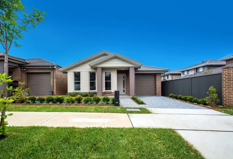 14 Scarlet Street, Jordan Springs NSW 2747