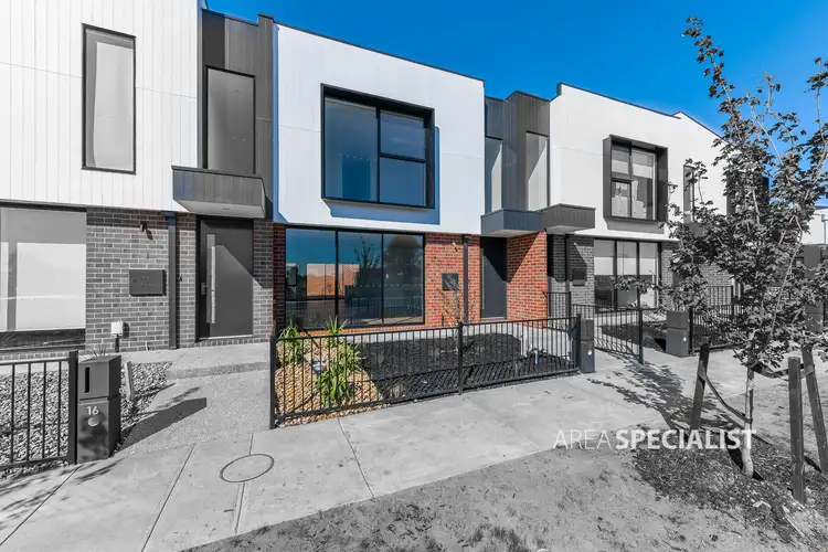 18 Parkdale Drive, Lyndhurst VIC 3975