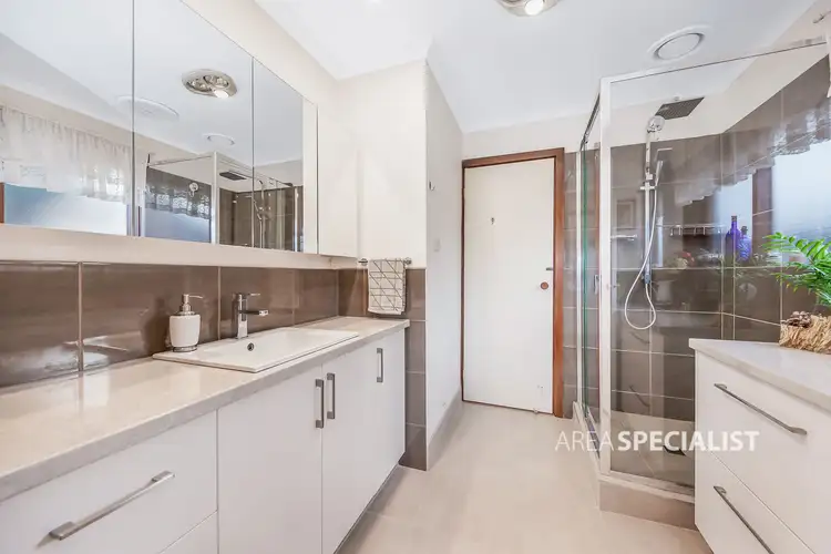 Sixth view of Homely house listing, 2 Oakwood Drive, Keysborough VIC 3173