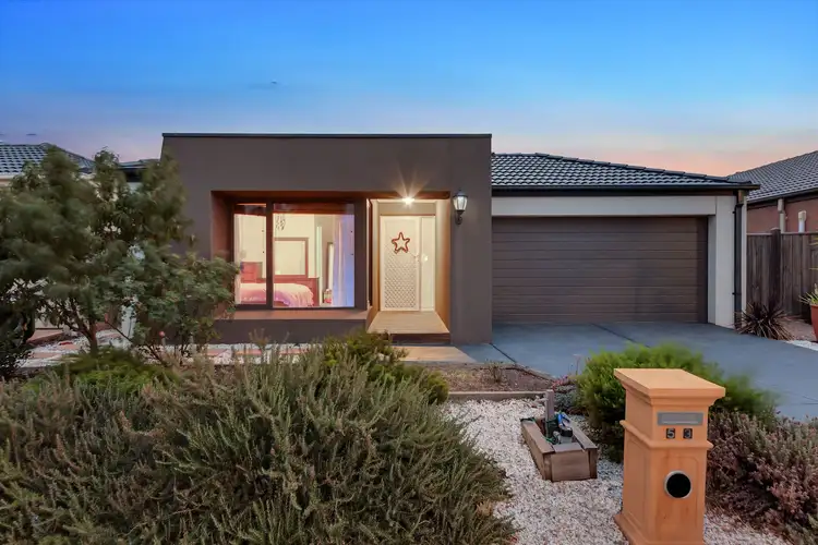 53 Stoneyfell Road, Point Cook VIC 3030