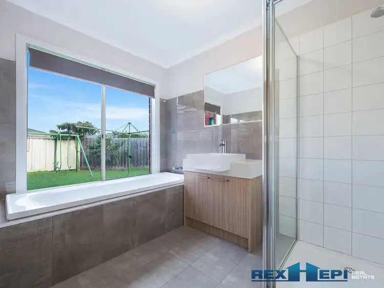 Seventh view of Homely house listing, 47 Sallybrook Circuit, Narre Warren VIC 3805