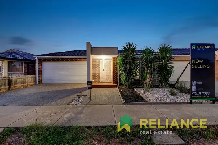 18 Wakefields Drive, Brookfield VIC 3338