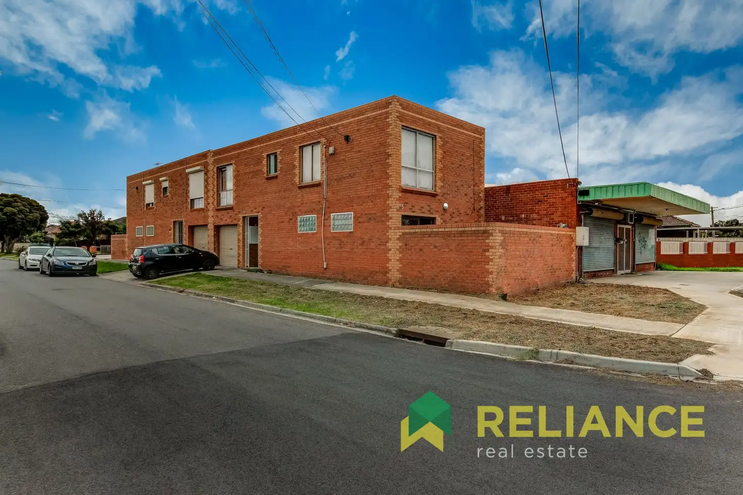 Main view of Homely townhouse listing, 1/5 Douglas Avenue, St Albans VIC 3021