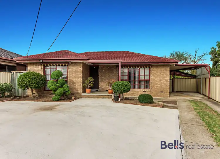 Second view of Homely house listing, 6 Jeffrey Close, St Albans VIC 3021