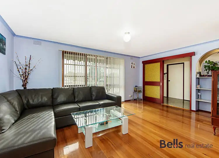 Fifth view of Homely house listing, 6 Jeffrey Close, St Albans VIC 3021