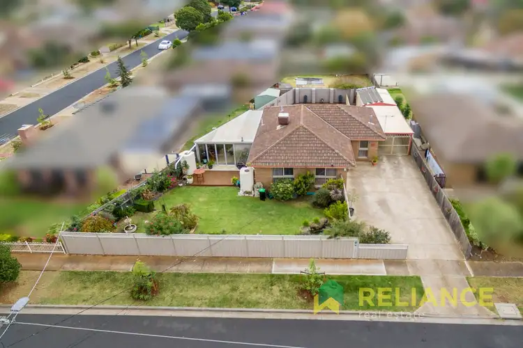 20 Bridgeford Crescent, Melton South VIC 3338