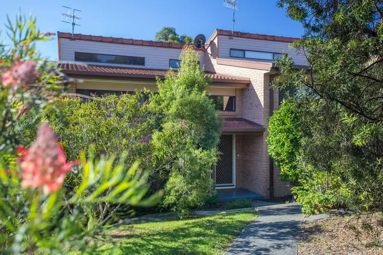 9/2 Eric Fenning Drive, Surf Beach NSW 2536