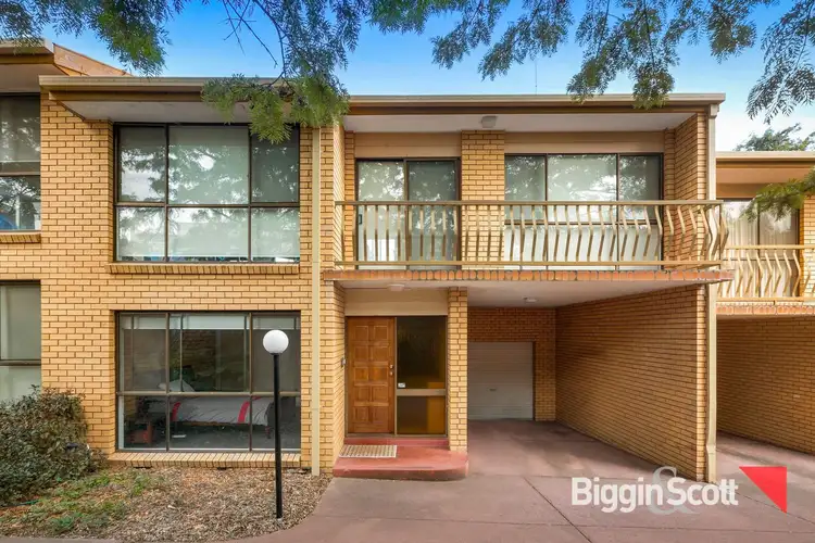 2/6 Firth Street, Doncaster VIC 3108