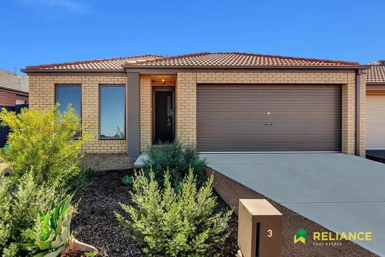 3 Macs Way, Melton South VIC 3338