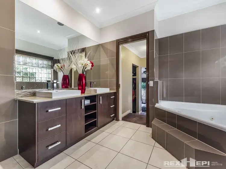 Seventh view of Homely house listing, 11 Montbrae Circuit, Narre Warren North VIC 3804