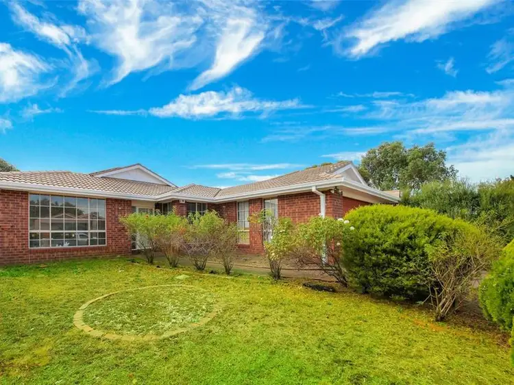 59 Rossiter Avenue, Roxburgh Park VIC 3064
