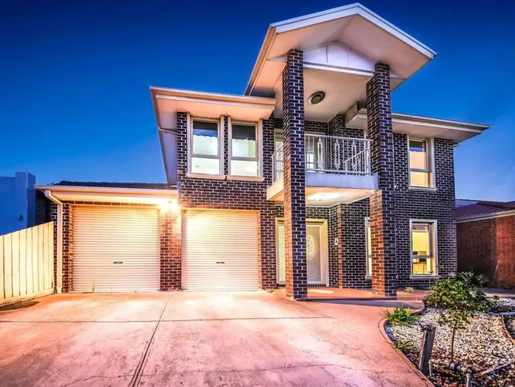 8 Pinelea Court, Roxburgh Park VIC 3064