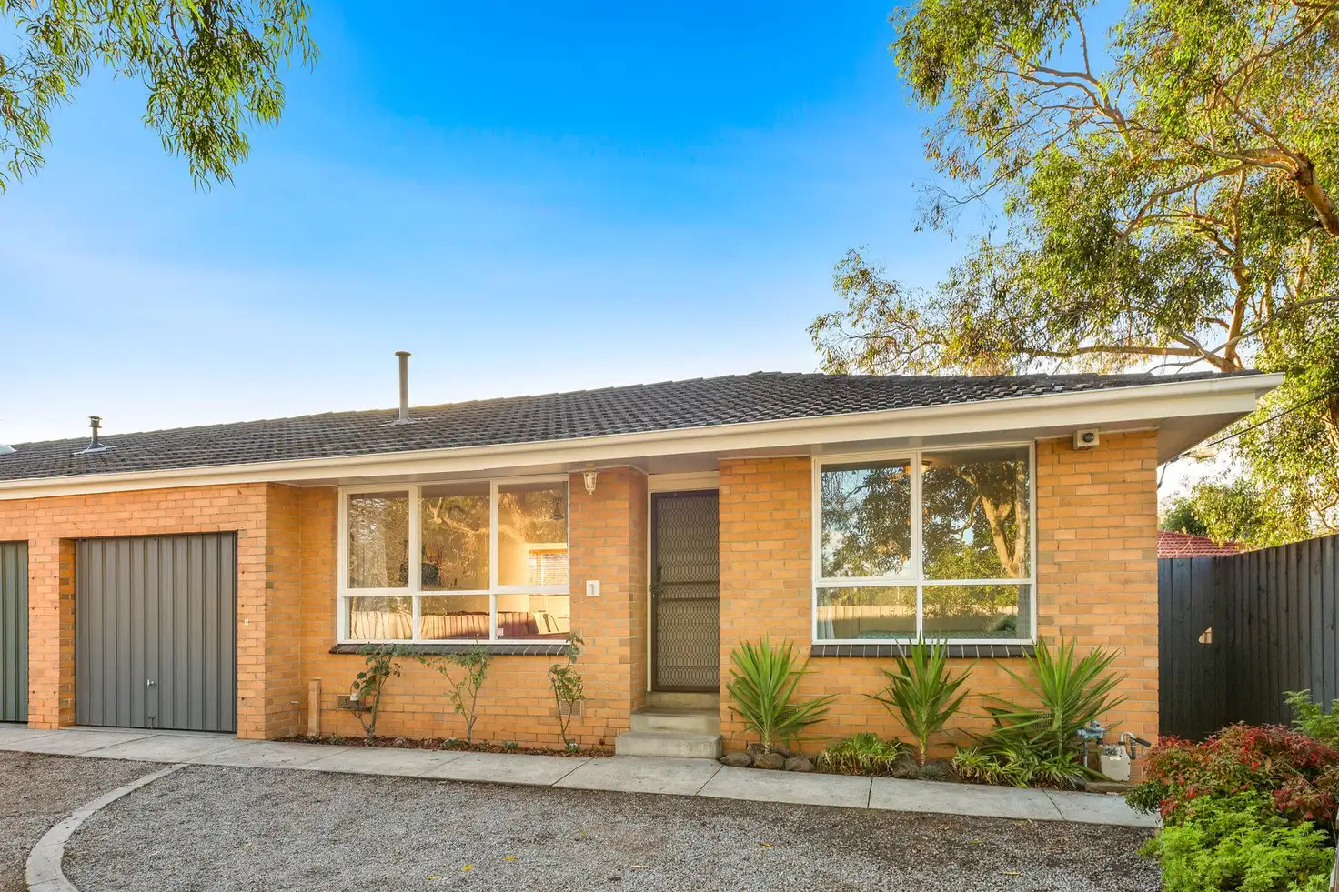 Main view of Homely unit listing, 1/152 Heatherdale Road, Vermont VIC 3133