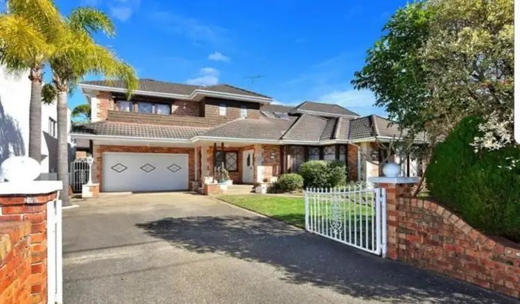 15 RESTHAVEN ROAD, South Hurstville NSW 2221