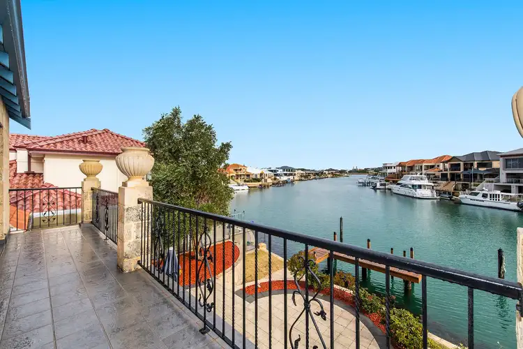 50/18 Port Quays, Wannanup WA 6210