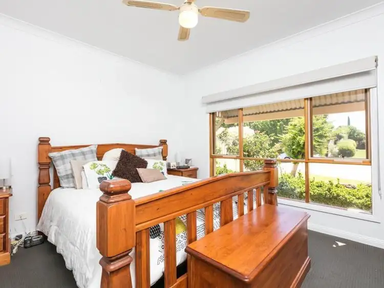 Sixth view of Homely house listing, 10 Burnside Way, Mildura VIC 3500