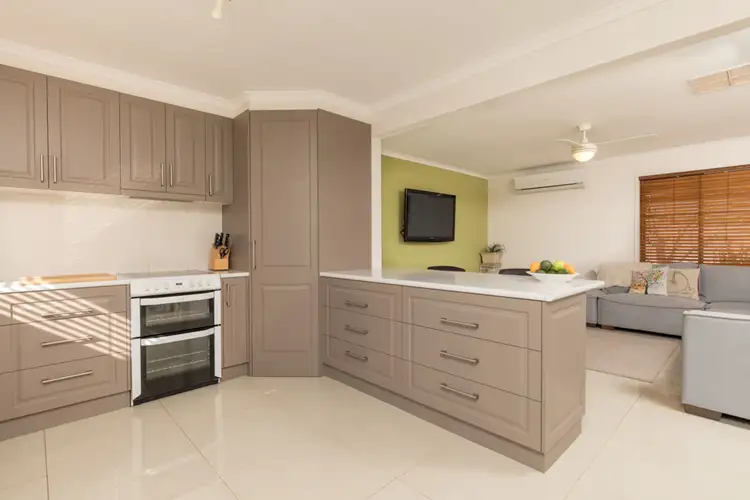 Fifth view of Homely house listing, 27 Lowan Avenue, Red Cliffs VIC 3496