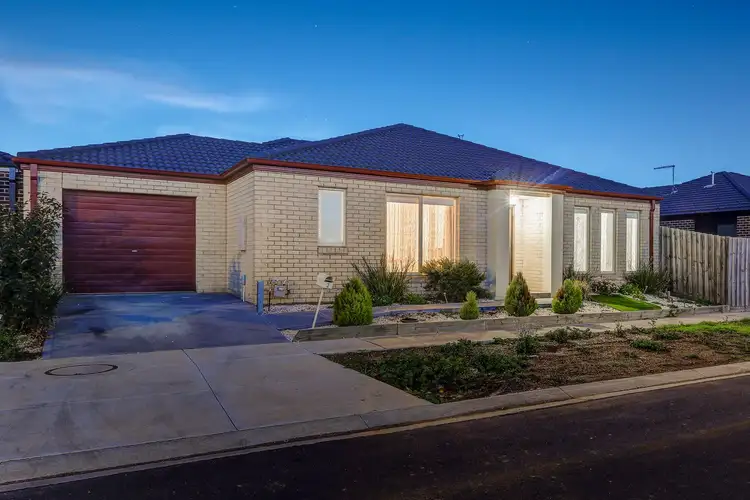 Second view of Homely house listing, 2 Tawny Court, Truganina VIC 3029