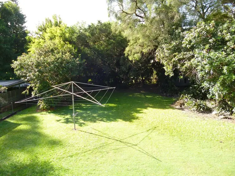 6 Caroline Street, Riverview QLD 4303