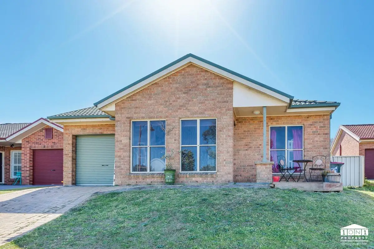 Main view of Homely semi-detached listing, 1/6 Lincoln Close, Morpeth NSW 2321