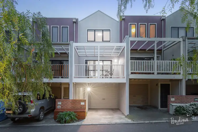 31 Rogan Lane, Kensington VIC 3031