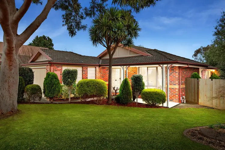 8 Appleberry Close, Knoxfield VIC 3180