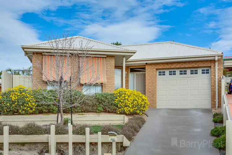 Main view of Homely unit listing, 2/11 Martens Court, Sunbury VIC 3429