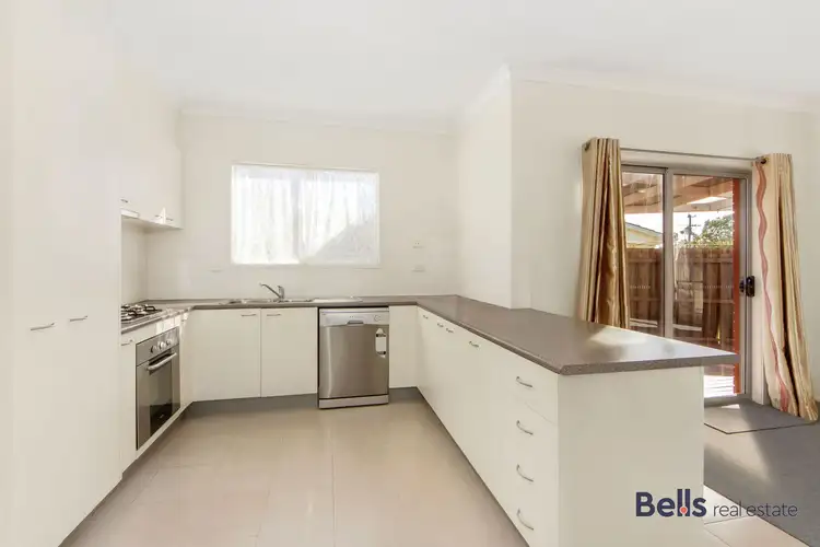 2/8 Bickley Court, Sunshine West VIC 3020