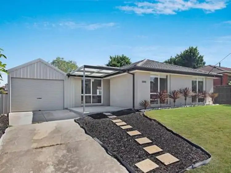 8 Simon Court, Hampton Park VIC 3976