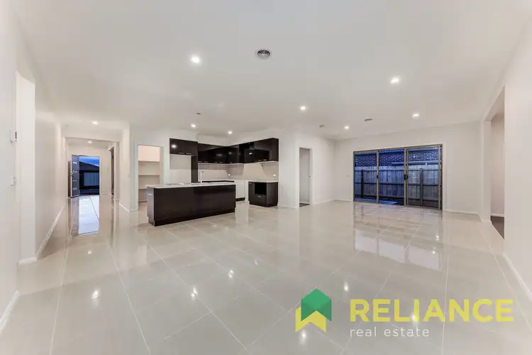 16 Albert Drive, Melton South VIC 3338