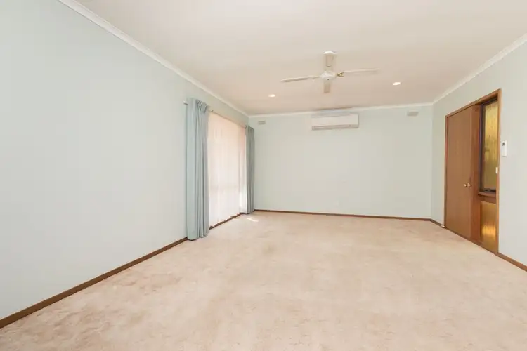 Seventh view of Homely house listing, 5 Elinda Court, Red Cliffs VIC 3496