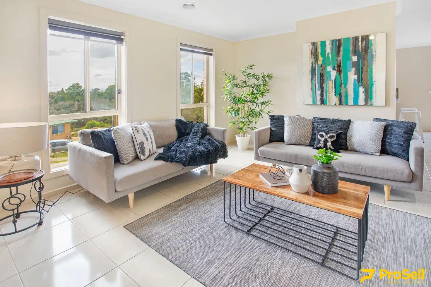 Main view of Homely unit listing, 1/15 Mathew Court, Drouin VIC 3818