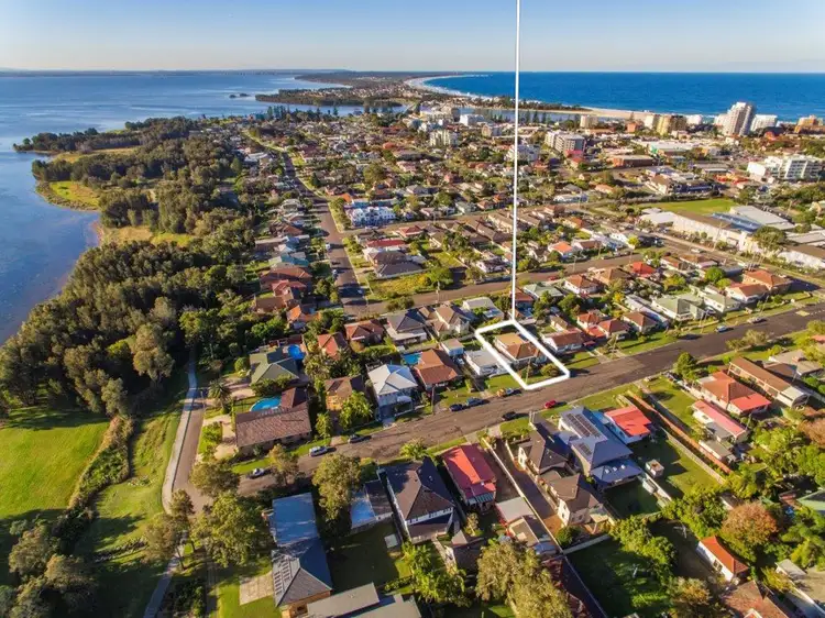 8 View Street, The Entrance NSW 2261