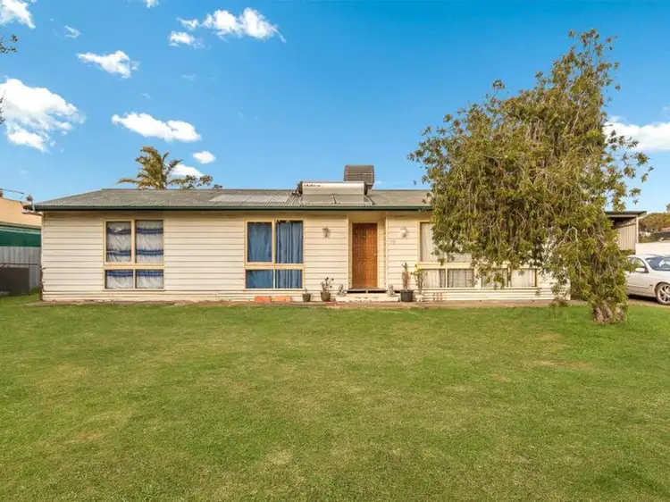 10 Pine Grove, Goornong VIC 3557