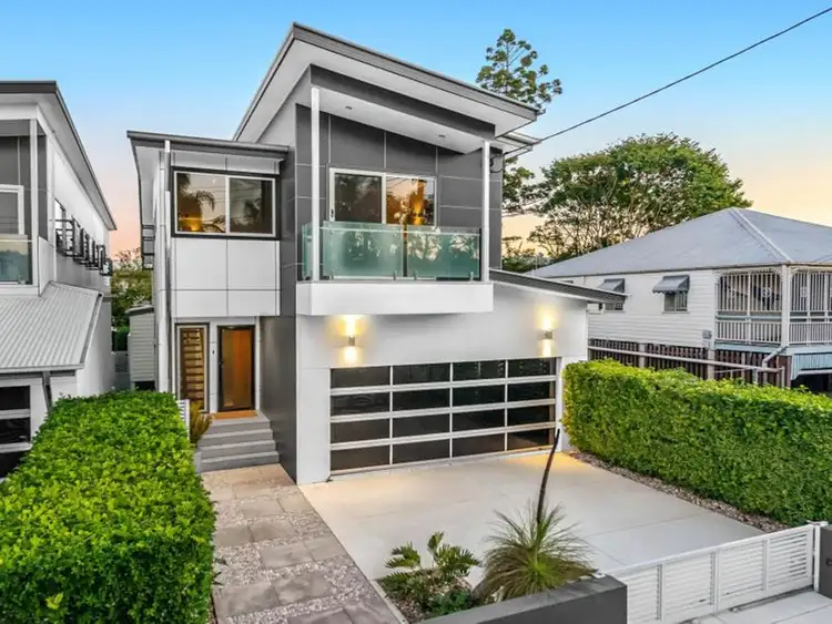 120 Barton Road, Hawthorne QLD 4171