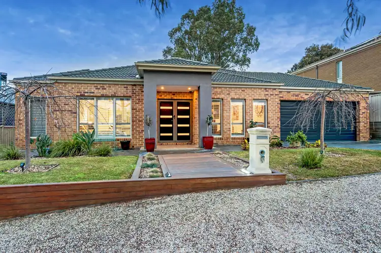 8 Albatross Close, Craigieburn VIC 3064