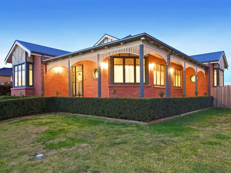 Second view of Homely house listing, 2 Blairgowrie Drive, Craigieburn VIC 3064