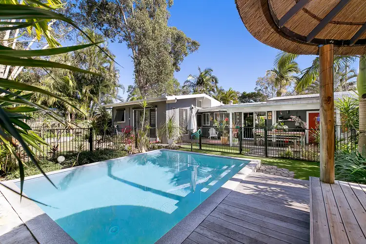 36 Lake Weyba Drive, Noosaville QLD 4566