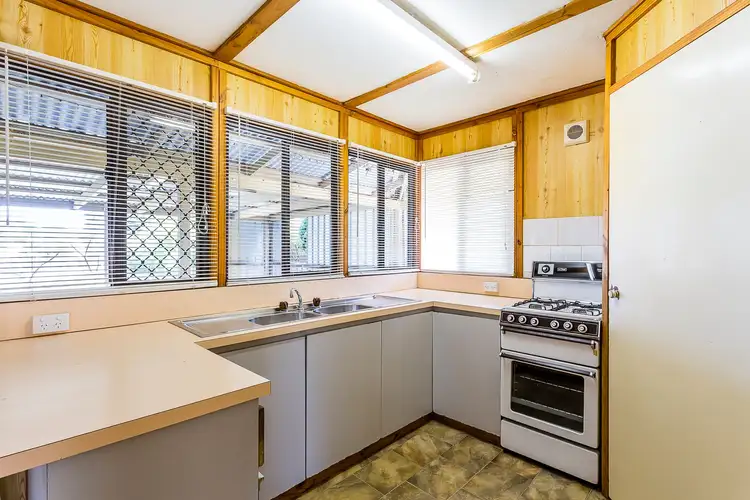 25 Wooleen Street, Golden Bay WA 6174