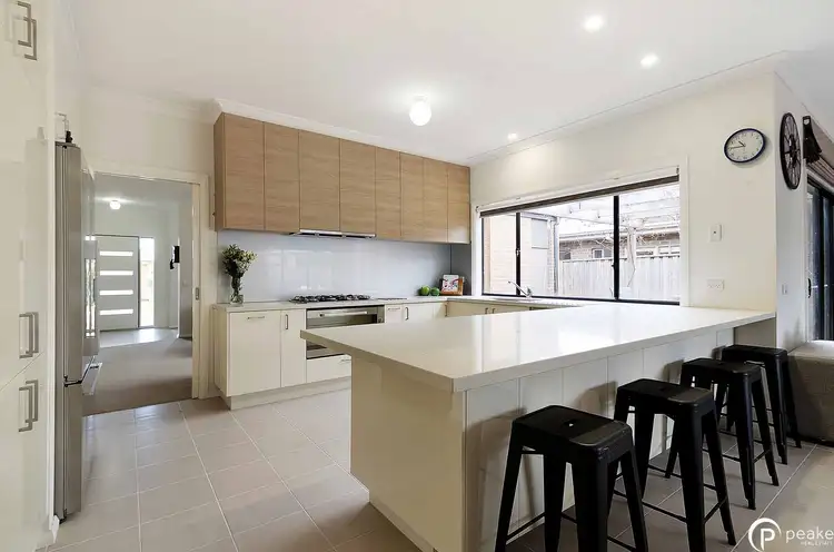 11 Silverleaf Crescent, Officer VIC 3809