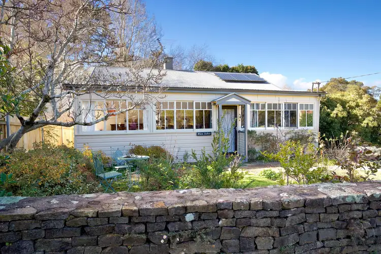 18 Bell Street, Blackheath NSW 2785