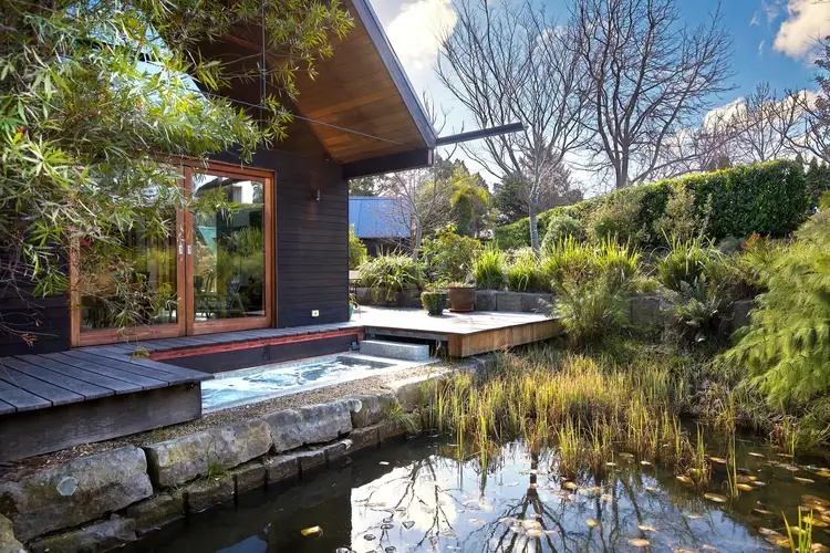 17 Lake Street, Wentworth Falls NSW 2782
